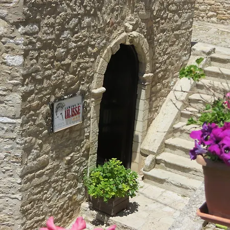 Di Ulisse إريس